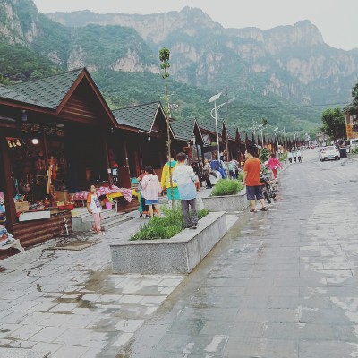 Mountain path along the banks of the Shahe River walking route map in Ping Ding Shan Shi