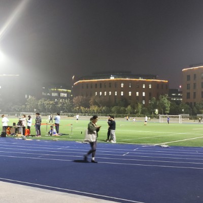 西浦南操场外圈跑步路线