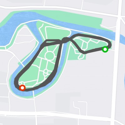 晚风习习。老公园(桥东桥西11圈)10公里。伴随路灯夜跑。