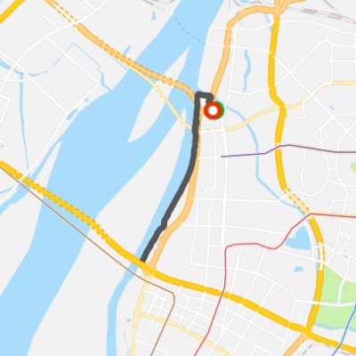 滨江健身路径:郑和南路公交站起跑，经秦淮河风光带下关大桥至红帆桥段——渡江胜利纪念馆——万景园返回。