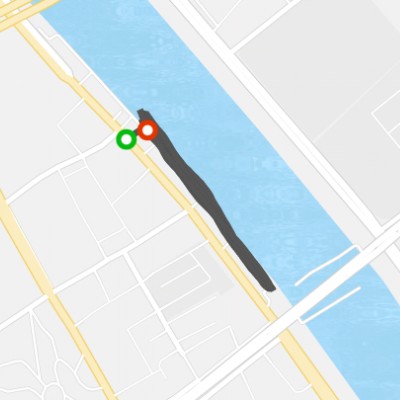 海河边上，两公里